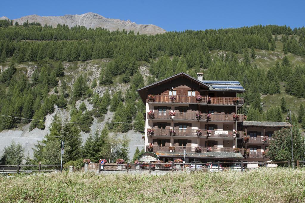 Hotel Vallée De Cogne Buitenkant foto